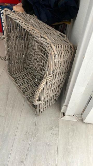 Rieten mand  beschikbaar voor biedingen