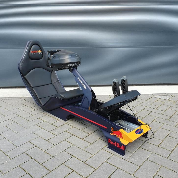 Playseat F1 Red Bull + Thrustmaster T300, Spelcomputers en Games, Games | Sony PlayStation 5, Refurbished, Ophalen