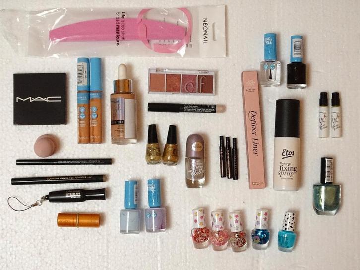 Pakket make-up en cosmetica van diverse merken, Sieraden, Tassen en Uiterlijk, Uiterlijk | Cosmetica en Make-up, Nieuw, Make-up