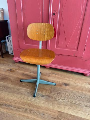 Vintage industriele Bureaustoel, mooi design beschikbaar voor biedingen