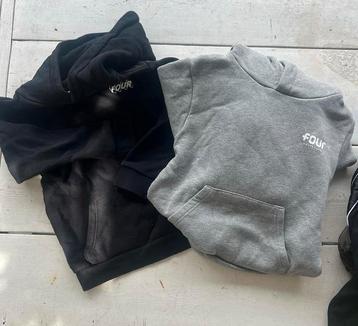 FOUR joggingpak maat 6 beschikbaar voor biedingen