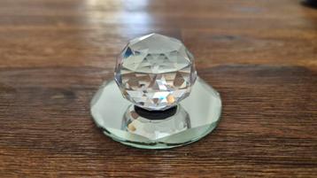 Swarovski Kristal Bol op Glazen Plaat beschikbaar voor biedingen