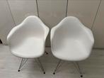 2 vitra eames DAR replica kuipstoelen, Huis en Inrichting, Stoelen, Ophalen of Verzenden, Zo goed als nieuw, Wit, Twee