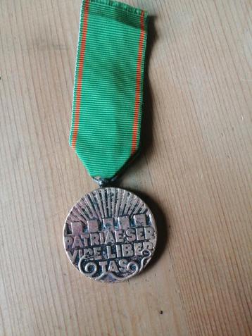 Natres Vrijwilligers Medaille.  beschikbaar voor biedingen