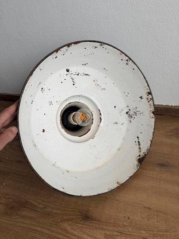 Vintage emaille lamp beschikbaar voor biedingen