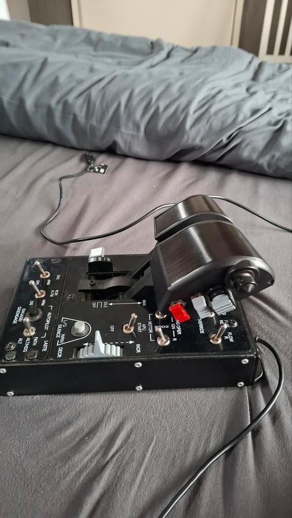 Thrustmaster A-10 Warthog Throttle, Computers en Software, Joysticks, Gebruikt, Ophalen of Verzenden