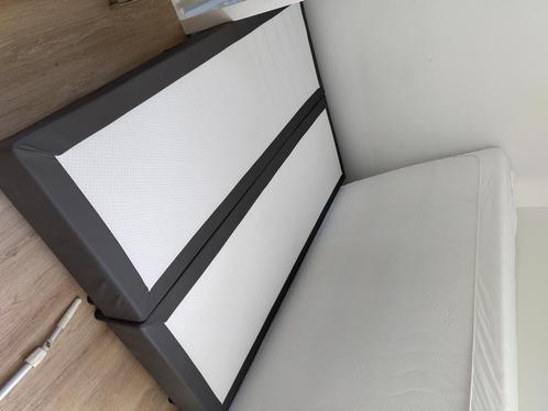 Bed boxspring inclusief matras, Huis en Inrichting, Slaapkamer | Boxsprings, Gebruikt, 140 cm, 200 cm, Tweepersoons, Wit, Ophalen