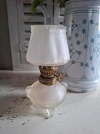 Mini  antiek olielampje frosted glas. Oud klein olielampje, Ophalen of Verzenden, Zo goed als nieuw, E27 (groot)