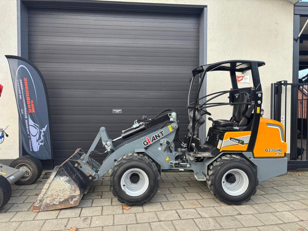 Giant 2300 hd xtra, Zakelijke goederen, Machines en Bouw | Kranen en Graafmachines, Ophalen of Verzenden, Wiellader of Shovel