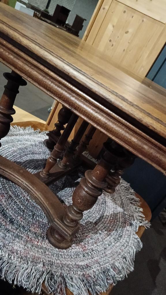 Houten eettafel met gedraaide poten 112105 cm, Huis en Inrichting, Tafels | Eettafels, Ophalen, Gebruikt, Klassiek, Vier personen