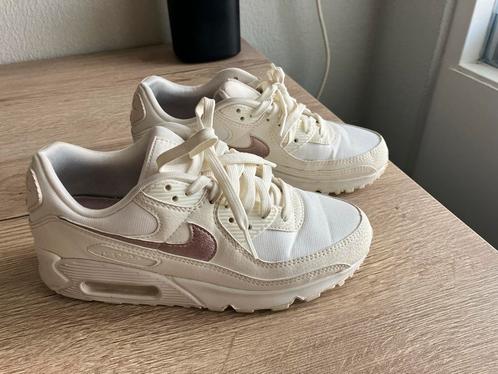 Nike Air Max 90 | Crème Roze Swoosh |  Maat 38, Kleding | Dames, Schoenen, Gedragen, Sneakers of Gympen, Beige, Ophalen of Verzenden