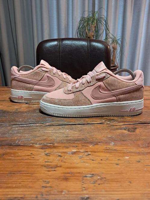 Nike Air Force 1 LV8 'Leopard Pack - Pink' Size 38,5, Kleding | Dames, Schoenen, Gedragen, Sneakers of Gympen, Roze, Ophalen of Verzenden