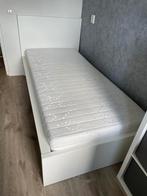 Ikea Malm bed + lattenbodem en matrasbechermer, Huis en Inrichting, Slaapkamer | Bedden, Ophalen, Gebruikt, 90 cm, Eenpersoons