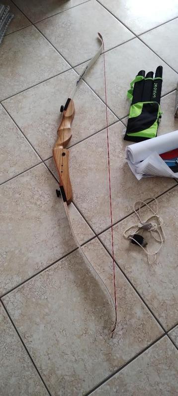 Complete start set met recurve boog rechtshandig 25 LBS beschikbaar voor biedingen