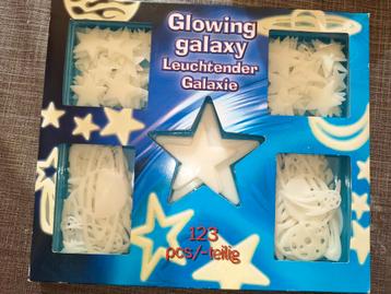 Glow in the Dark Galaxy Decoratie - 123 stuks beschikbaar voor biedingen