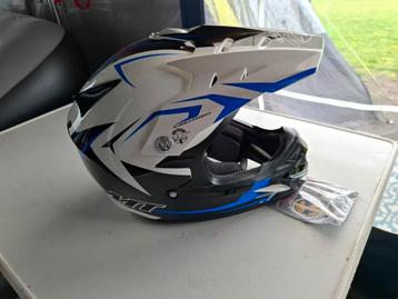 Een nieuwe kinder helm beschikbaar voor biedingen
