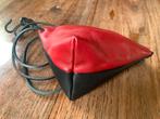 3-hoekig rood/zwart design tasje Hester van Eeghen 13x20 cm, Ophalen, Zo goed als nieuw, Rood