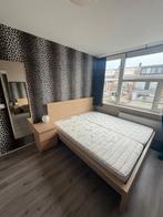 Ikea bed Malm 180x200 met lattenbodem, nachtkastje, spiegel, Ophalen, Beige, Tweepersoons, Zo goed als nieuw