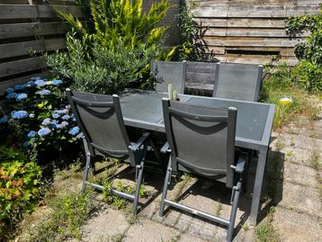 Tuinset beschikbaar voor biedingen