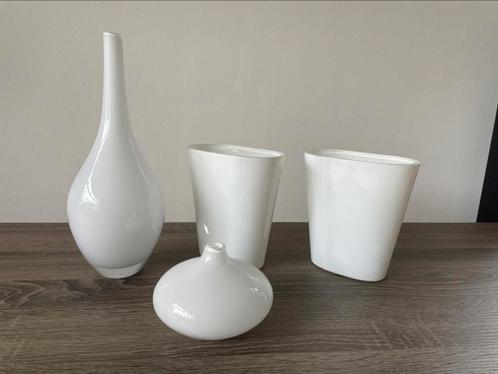 Witte glazen vazen - 10/17/32 cm hoogte - los te koop, Huis en Inrichting, Woonaccessoires | Vazen, Zo goed als nieuw, Wit, Minder dan 50 cm