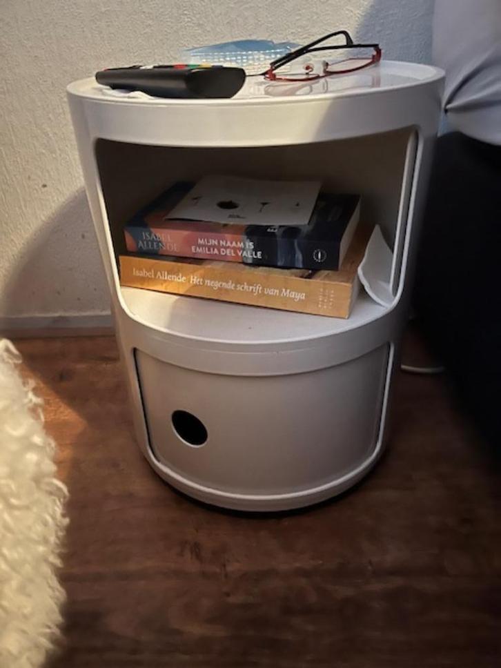 Kartell Componibili 2-laags Opbergkast/bijzettafeltje design, Huis en Inrichting, Tafels | Bijzettafels, Gebruikt, Rond, Minder dan 45 cm