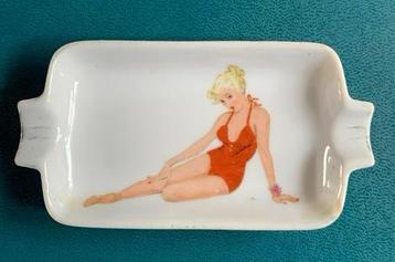 Schattig oud Pin-up asbakje jaren ‘60 beschikbaar voor biedingen
