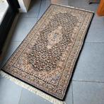 Handgeknoopt tapijt, in zeer goede staat., Huis en Inrichting, Beige, 150 tot 200 cm, 200 cm of meer, NVT