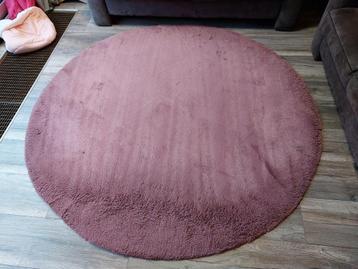 Rond Kleed beschikbaar voor biedingen