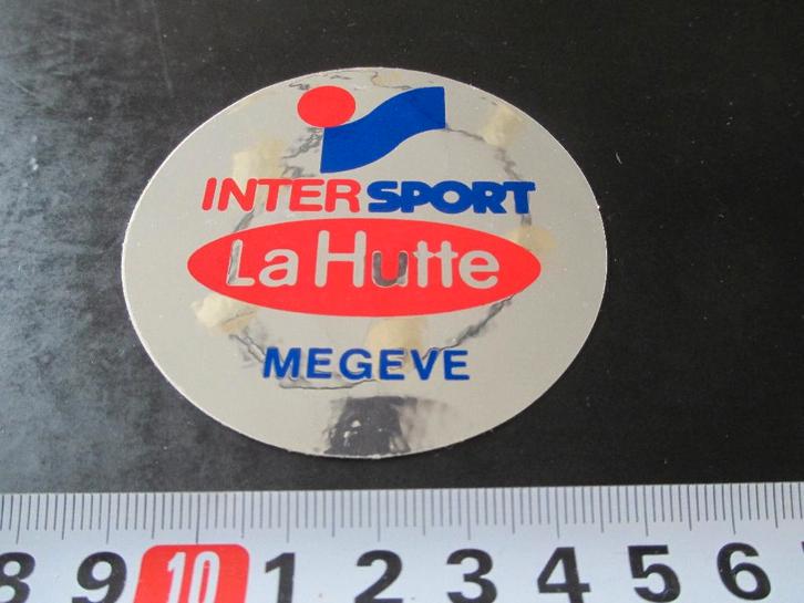 sticker INTERSPORT La Hutte  megeve, Verzamelen, Stickers, Zo goed als nieuw, Ophalen