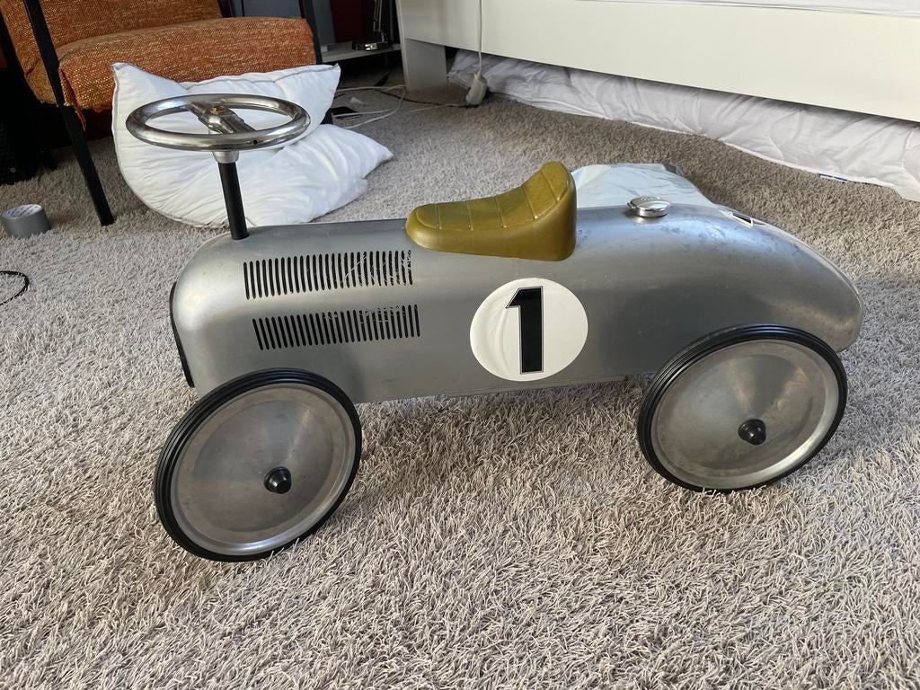 Loopauto - lichtgrijs, Kinderen en Baby's, Speelgoed | Buiten | Voertuigen en Loopfietsen, Ophalen, Gebruikt, Loopvoertuig