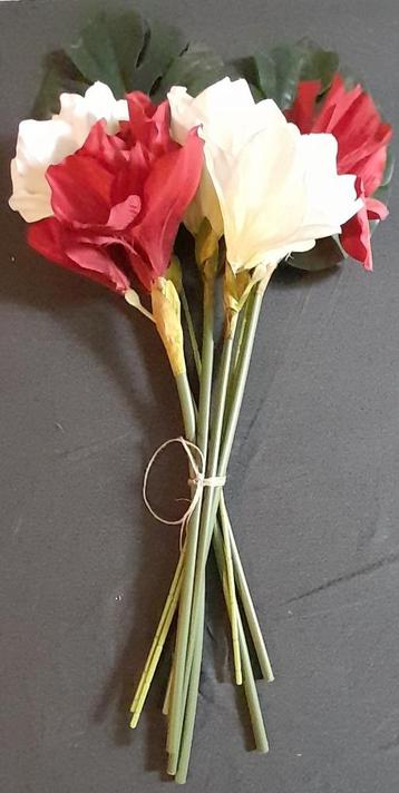 Bosje kunstbloemen beschikbaar voor biedingen