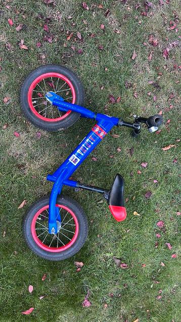 Loopfiets blauw jongen beschikbaar voor biedingen