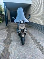 Te koop: nette Piaggo Zip 4-takt scooter, Fietsen en Brommers, Scooters | Piaggio, Ophalen, Gebruikt, Maximaal 45 km/u, Zip