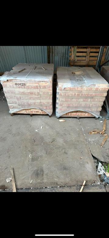 steenstrips circa 4300 stuks beschikbaar voor biedingen