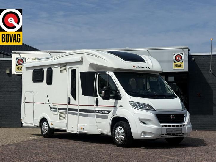 Adria MATRIX M 600SC Deluxe 131 pk queensbed+hefbed luifel f, Caravans en Kamperen, Campers, Bedrijf, Half-integraal, Adria, Diesel