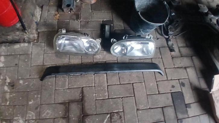 Golf 3 gti/vr6 hella koplampen heel!, Auto diversen, Dakdragers, Zo goed als nieuw, Ophalen