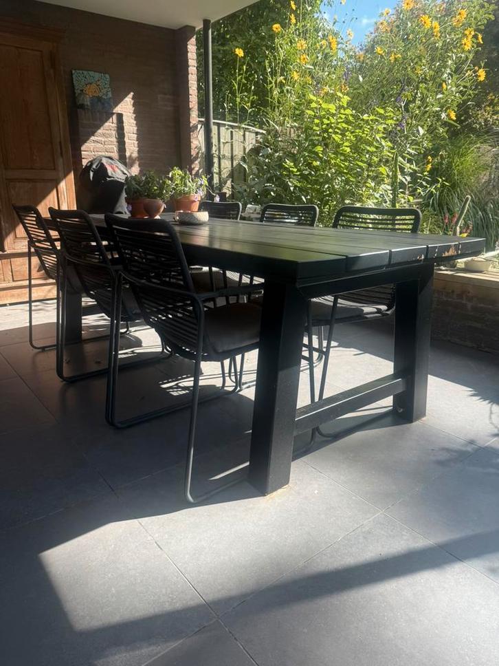 Tuintafel - 230 x 95 cm - zwart douglashout + ijzeren poten, Tuin en Terras, Tuintafels, Gebruikt, Rechthoekig, Hout, Ophalen