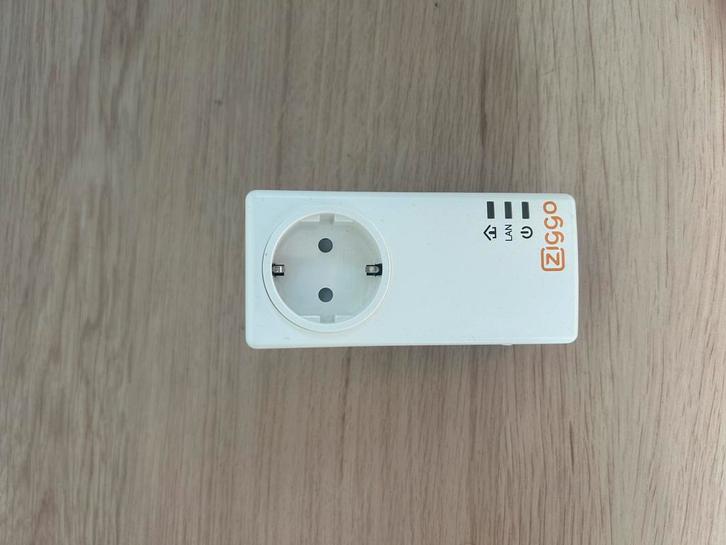 2 stuks Ziggo Powerline PG-9073LG-ZG, Computers en Software, WiFi-versterkers, Zo goed als nieuw, Verzenden
