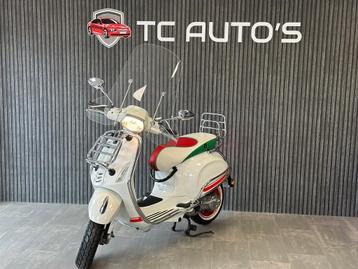 Vespa Snorscooter Sprint 4T CUSTOM ITALIA beschikbaar voor biedingen