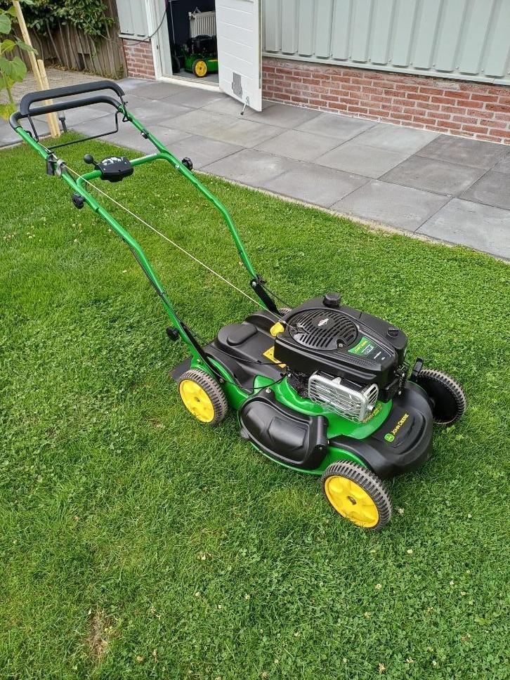 John Deere JS63V Mulcher met aandrijving! ( Nw type ), Tuin en Terras, Grasmaaiers, Zo goed als nieuw, Benzine-grasmaaier, 50 cm of meer
