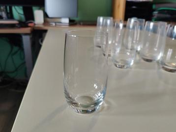 Set van 8 glazen beschikbaar voor biedingen