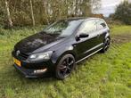 Volkswagen Polo 1.2 51KW 2013 Zwart LPG G3, Auto's, Volkswagen, Voorwielaandrijving, Navigatiesysteem, Handgeschakeld, Grijs