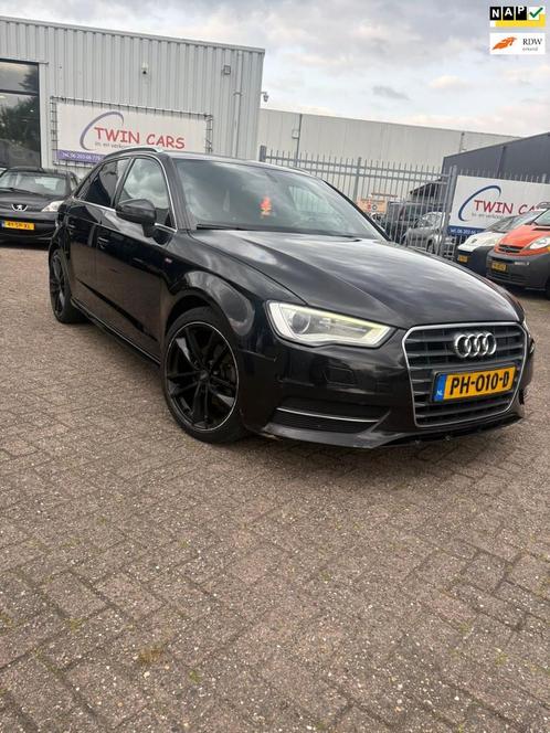 Audi A3 Sportback 1.6 TDI ultra Edition Airco Met Schade, Auto's, Audi, Te koop, A3, ABS, Airbags, Airconditioning, Boordcomputer