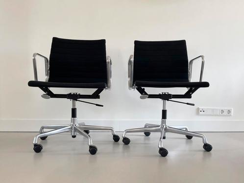 Vitra eames ea117 bureaustoel hopsak zwart, Huis en Inrichting, Bureaustoelen, Zo goed als nieuw, Zwart, Ophalen of Verzenden