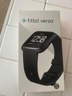 Fitbit versa met bruin en wit bandje, Sport en Fitness, Hartslagmeters, Ophalen of Verzenden, Gebruikt, Overige merken