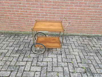 Vintage Theewagen met Wielen beschikbaar voor biedingen