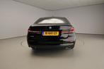 BMW 5 Serie Sedan 520e | Laserlicht | Leder | Navivigatie |, Achterwielaandrijving, Gebruikt, 4 cilinders, Zwart