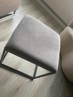 Grijze Stoffen Poef, Ophalen, Vierkant, Minder dan 50 cm, Zo goed als nieuw