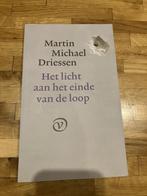 Martin Michael Driessen -Het licht aan het einde van de loop, Ophalen of Verzenden, Zo goed als nieuw, Nederland