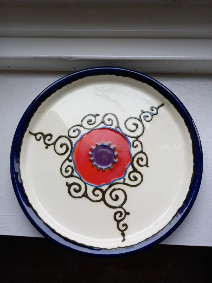 Decoratief Bord met Bloemmotief, Antiek en Kunst, Antiek | Keramiek en Aardewerk, Ophalen